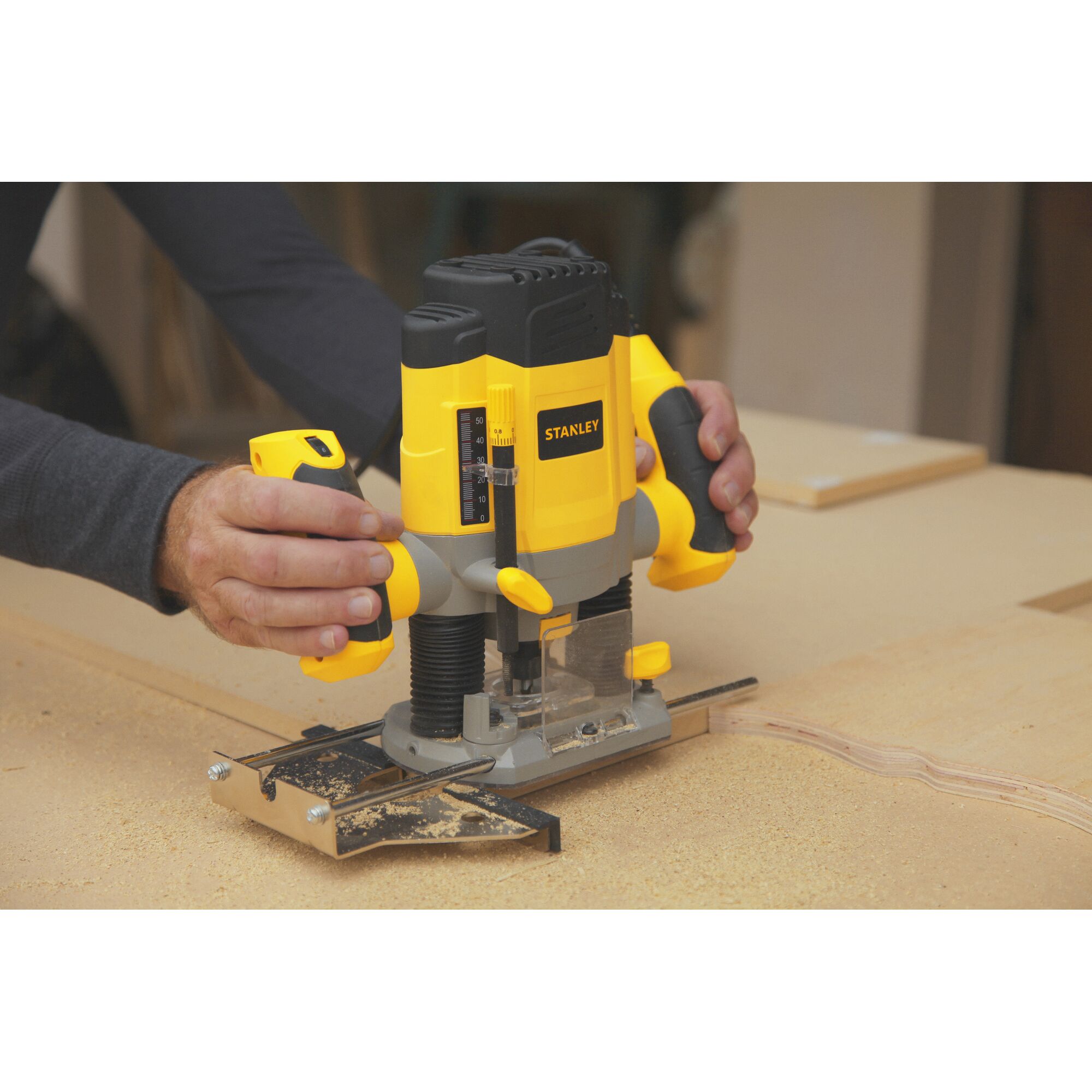 1200W Variable Speed Plunge Router