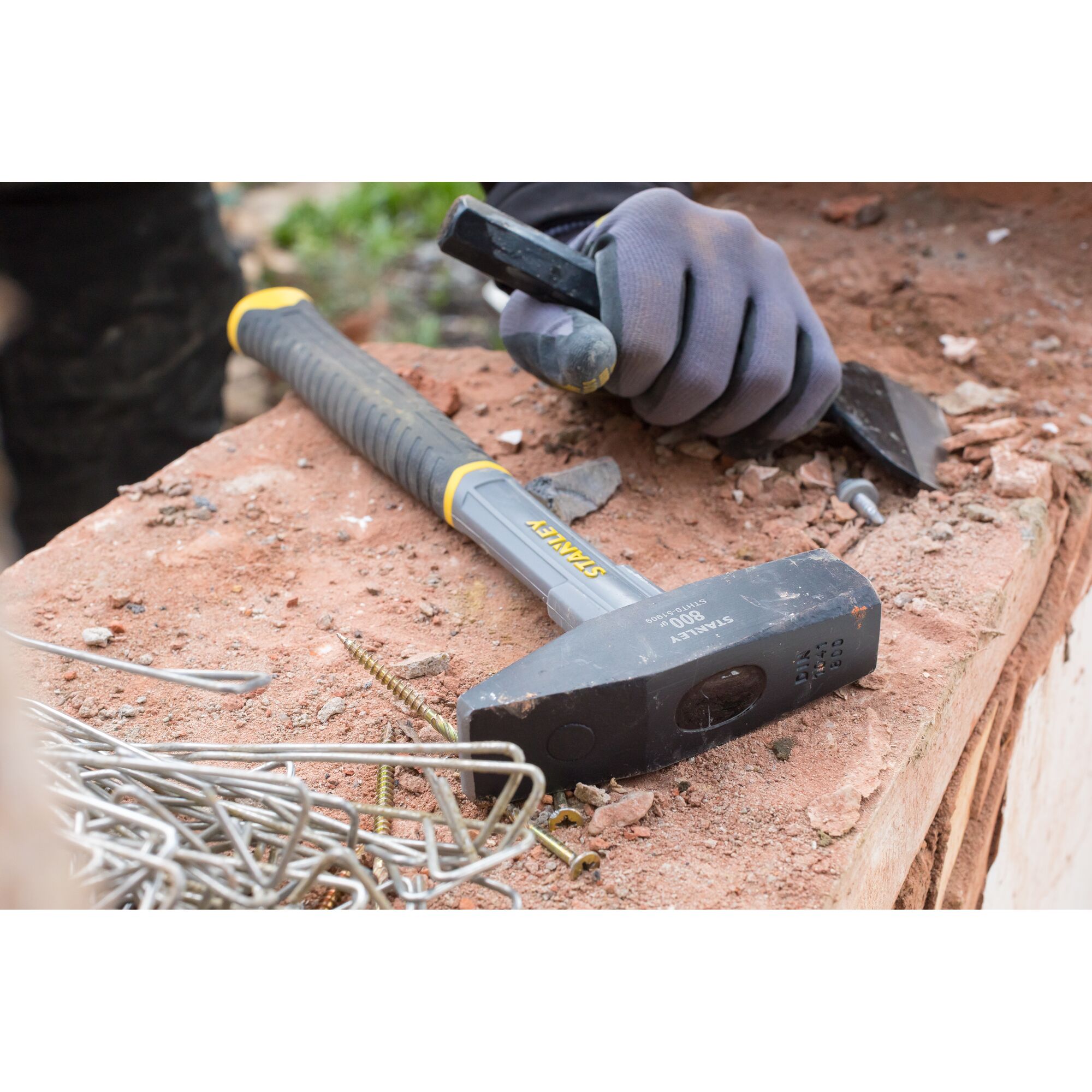 STANLEY® 28 oz./800g Din Fiberglass Hammer