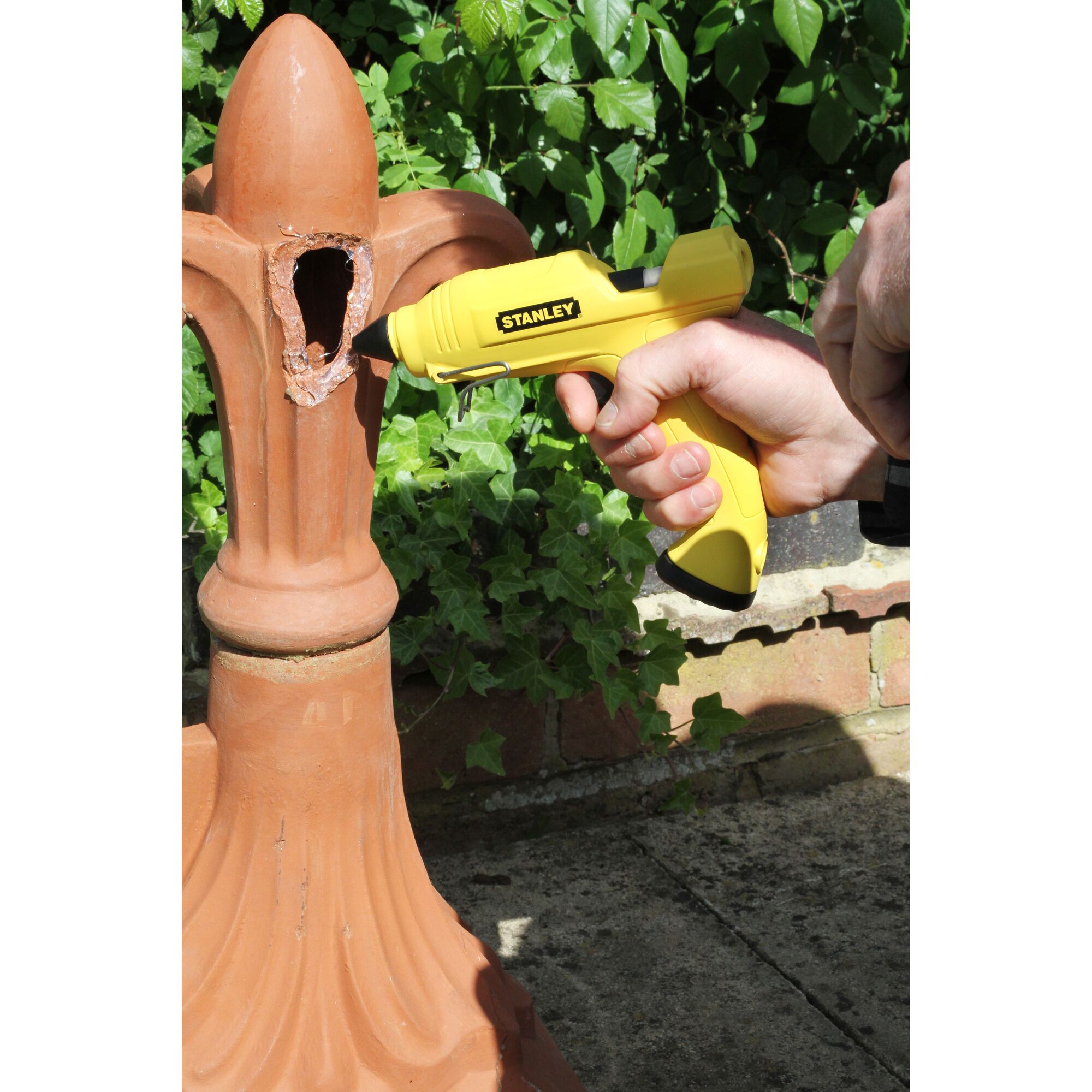 STANLEY® Cordless Glue Gun