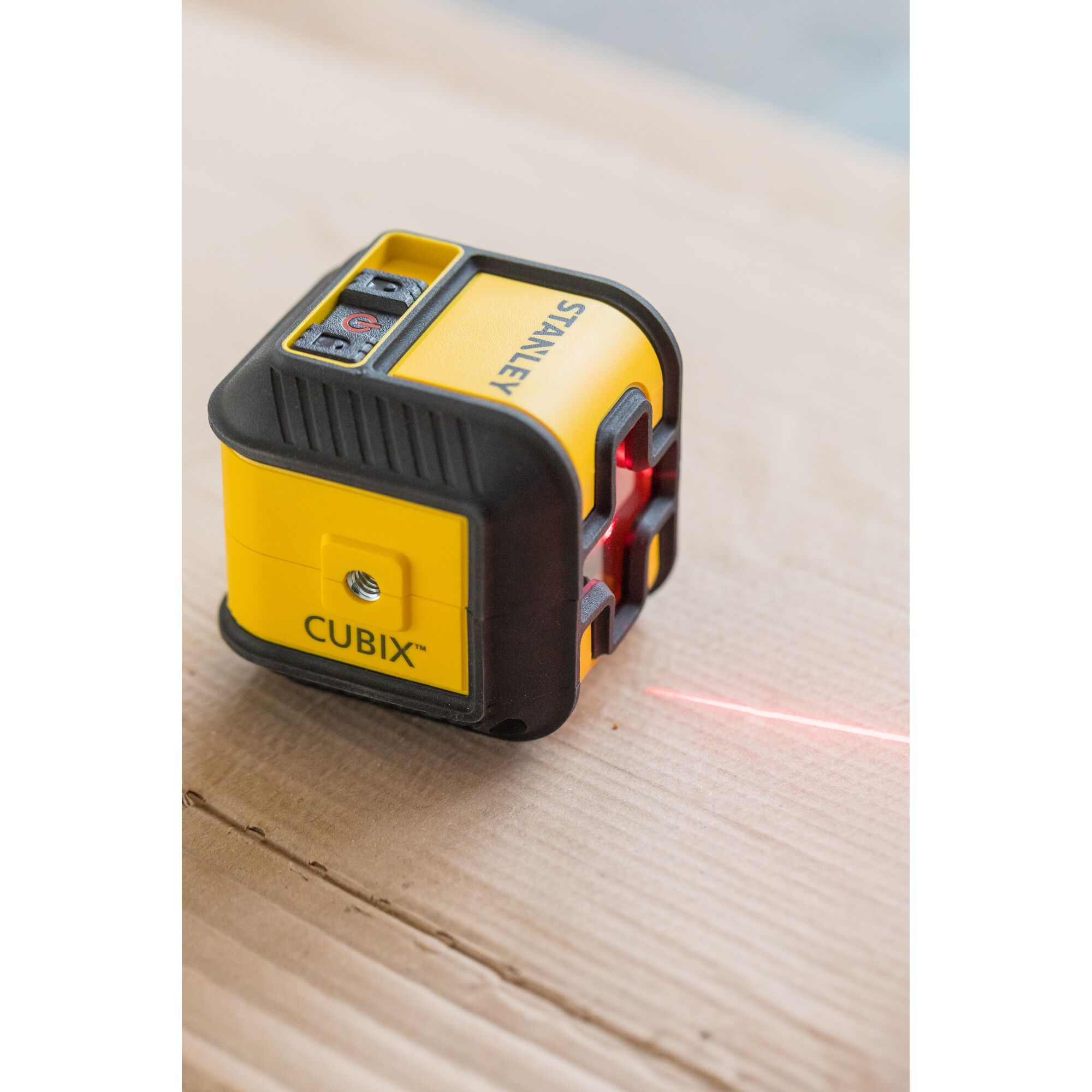 STANLEY® Cubix Cross Line Laser Red