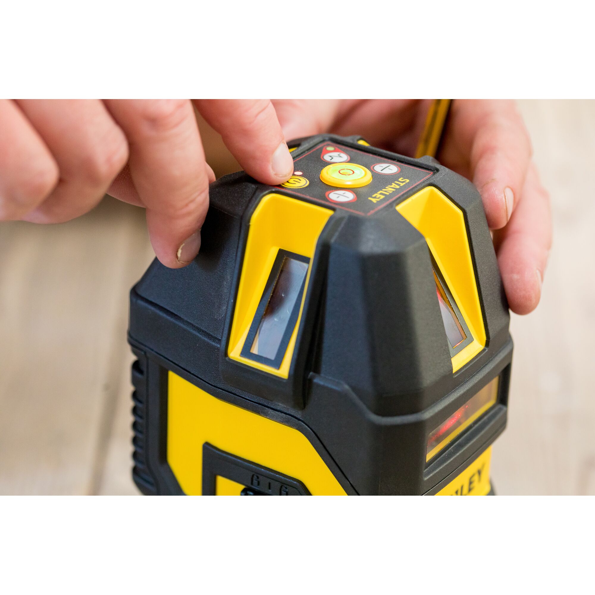 STANLEY® Laser Level Multiline, 4V1H Red